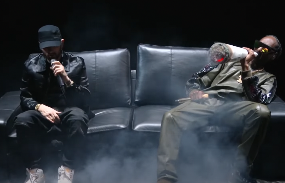 2022 VMAs｜Eminem與Snoop Dogg化身無聊猿，Otherside等場景大唱《From the D 2 the LBC》