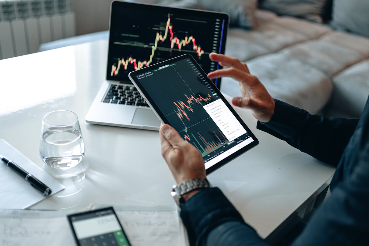趁 DeepSeek 恐慌逢低買進，短線投資者兩倍槓桿 ETF 進場買輝達股票