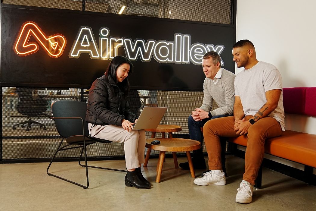CEO 唱衰照樣卡位：Airwallex 招募穩定幣開發團隊，七百萬年薪引關注