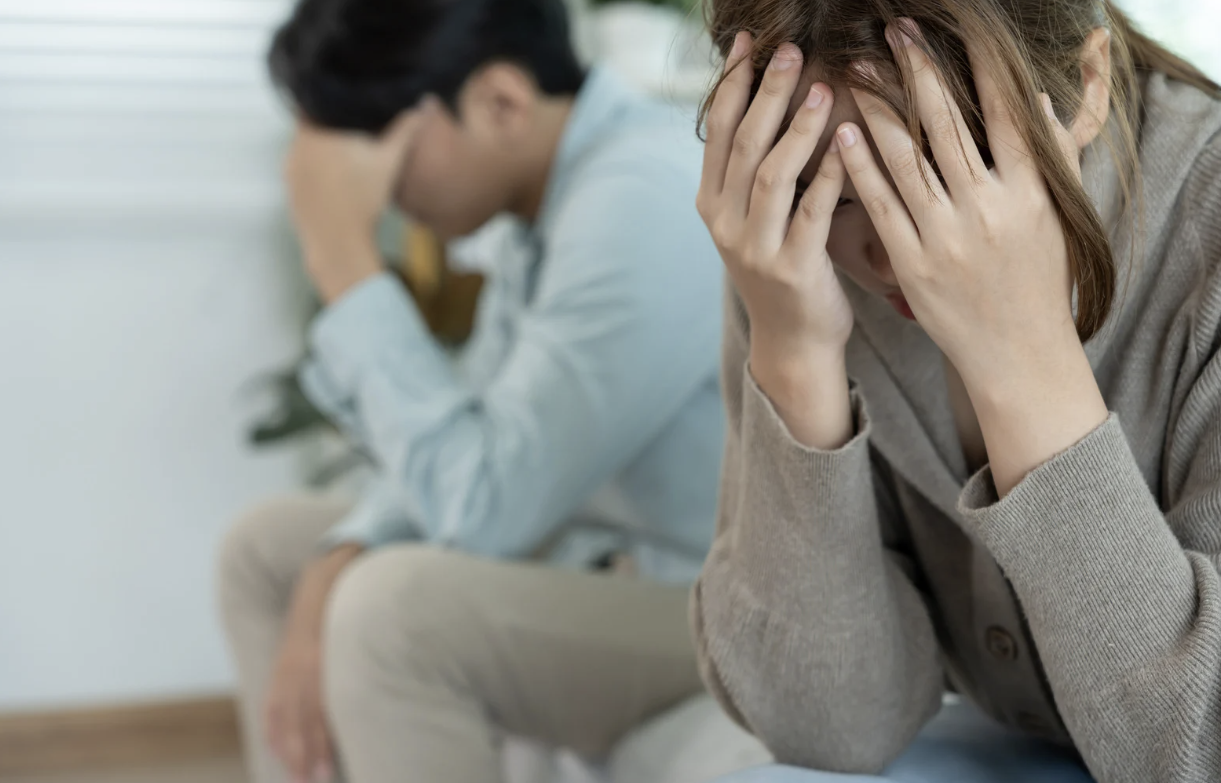 12月降息機率驟降，比特幣跌破十萬美元