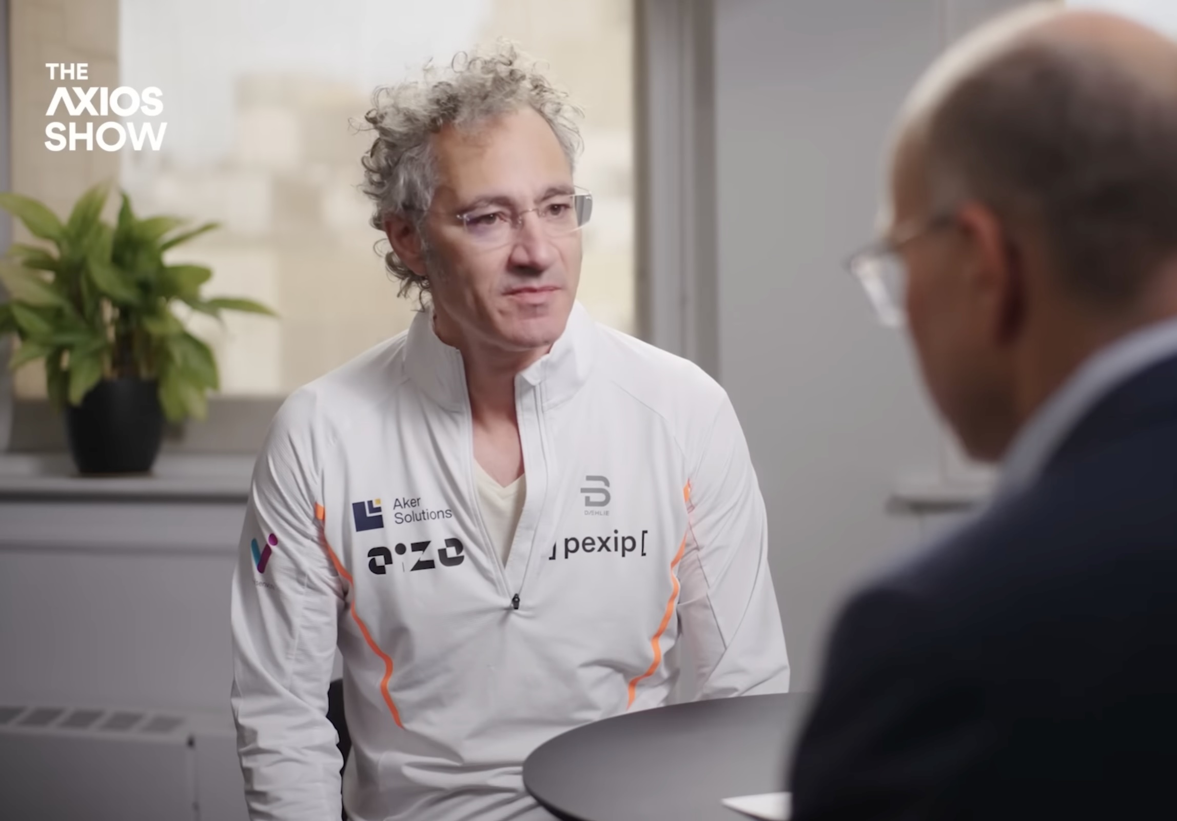 Palantir 執行長 Alex Karp 談政府監控、AI 主導權和養生秘訣