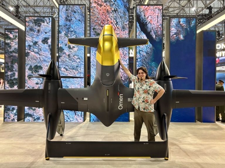 TON DAT 公司謊稱投資國防科技獨角獸，遭 Anduril 創辦人連續打臉