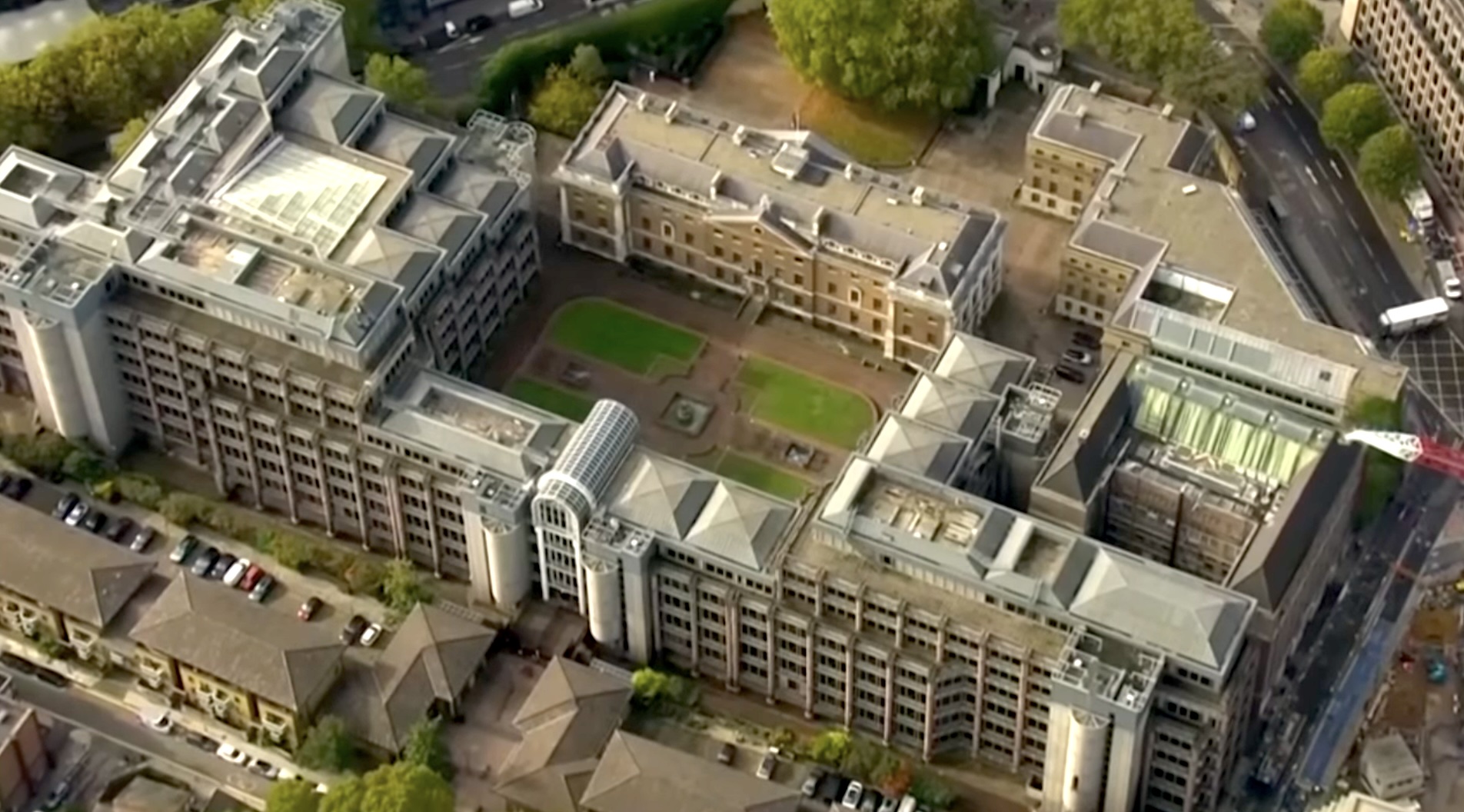 不顧抗議聲浪、英國政府仍批准倫敦興建中國超級領事館