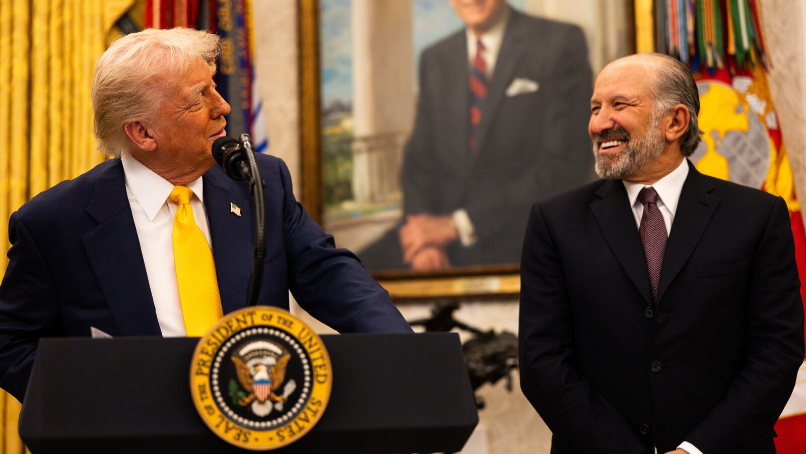 法院推翻川普關稅，商務部長家族靠「退稅權交易」暗中賺進數億美元？