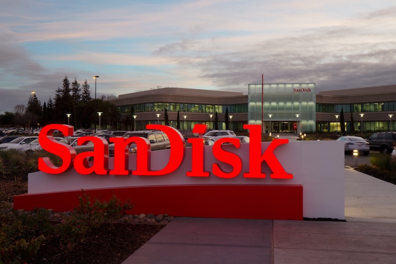 一年內股價狂飆逾 4100%！為何 SanDisk 能在眾多 AI 概念股中脫穎而出？