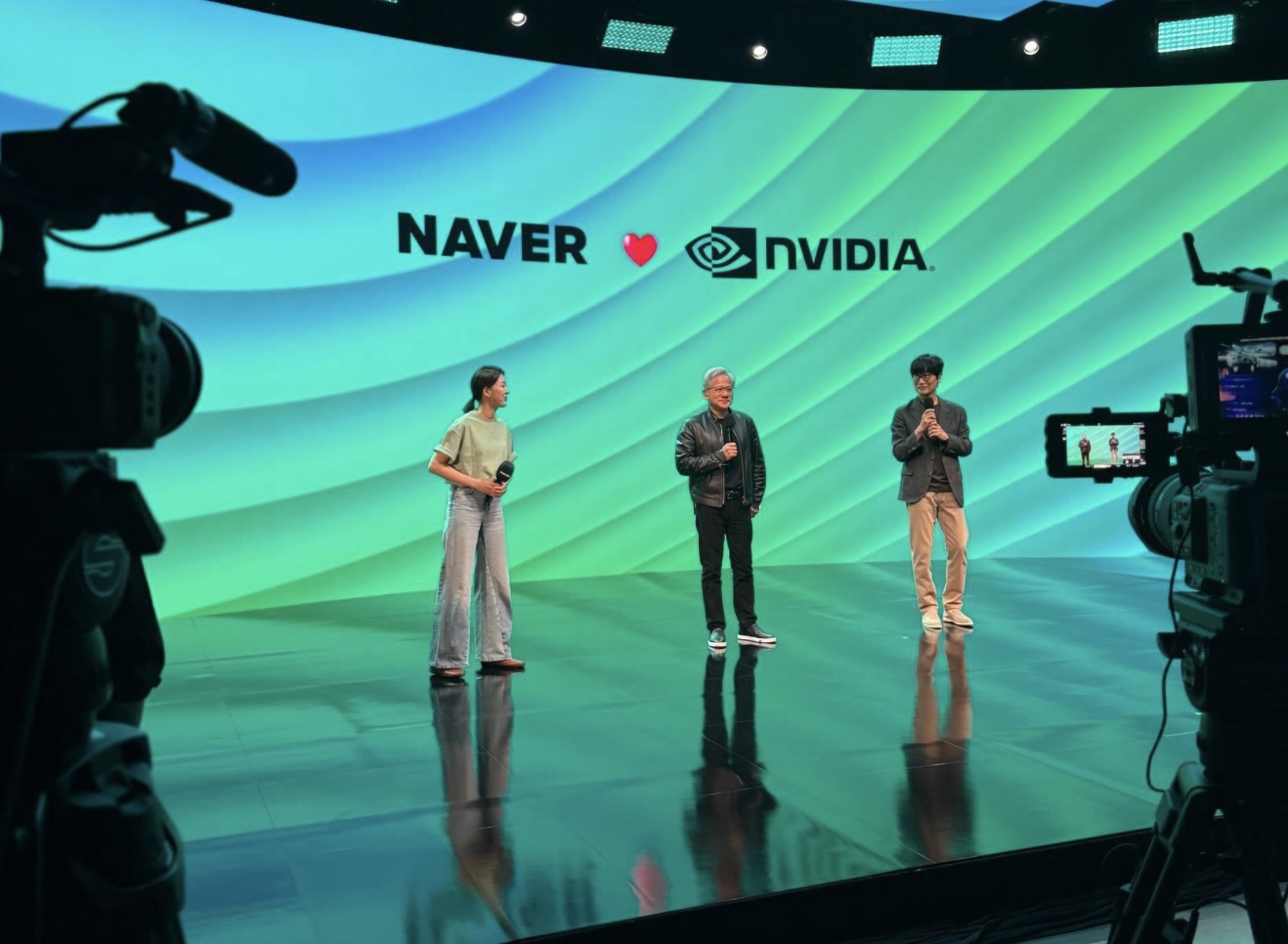 輝達宣佈與韓國 NAVER 合作，導入 DSX 平台，建構人工智慧工廠