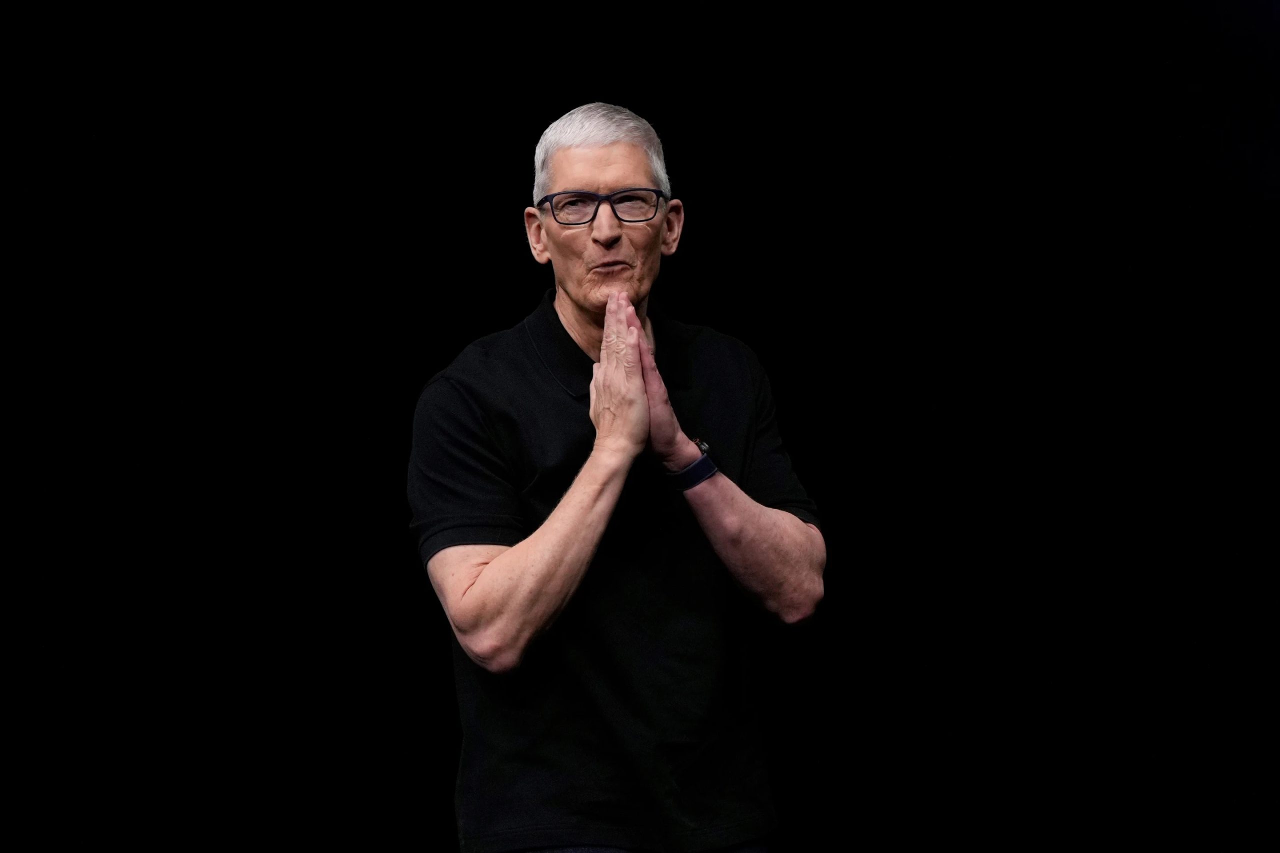 蘋果執行長庫克證實 iPhone 將漲價：考慮砸錢鎖定記憶體供應鏈