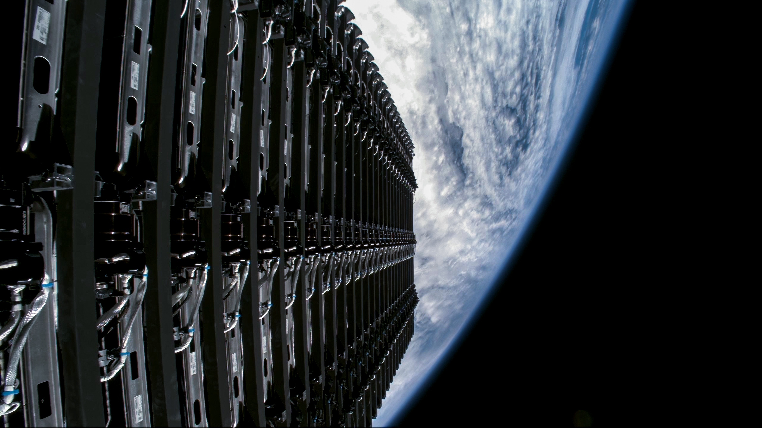 SpaceX 拼 2027 部署 1GW 太空算力，ODM、光通訊「三台廠」訂單接不完