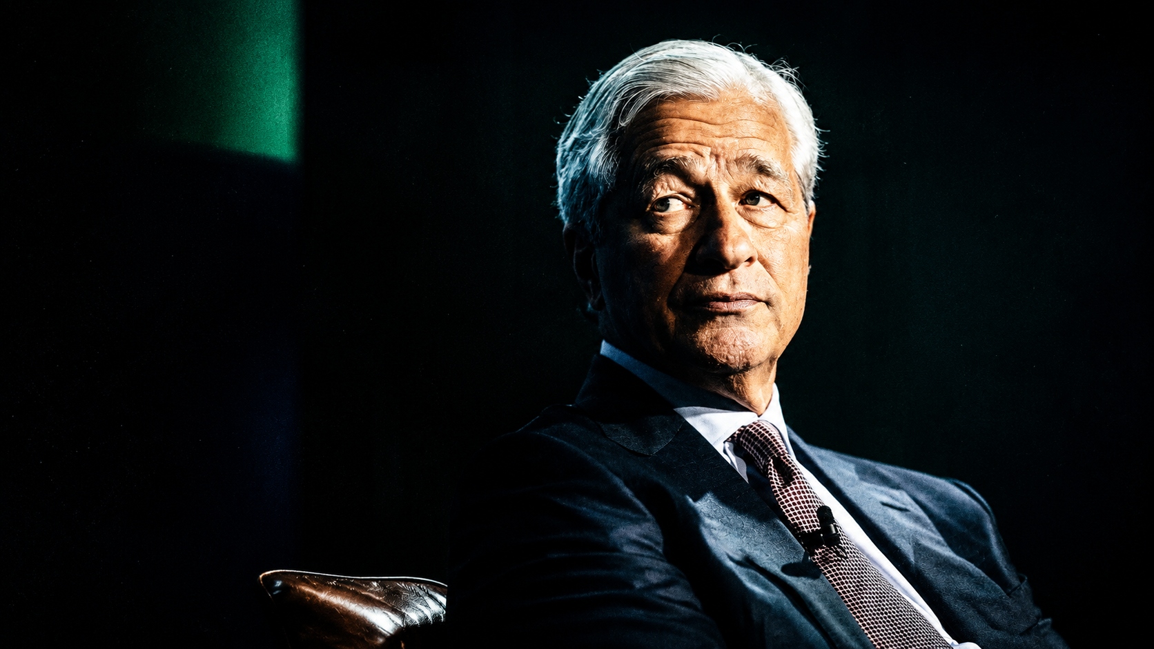 摩根大通 Jamie Dimon 警告「現在不要買股票」：AI 報酬不會這麼快到來