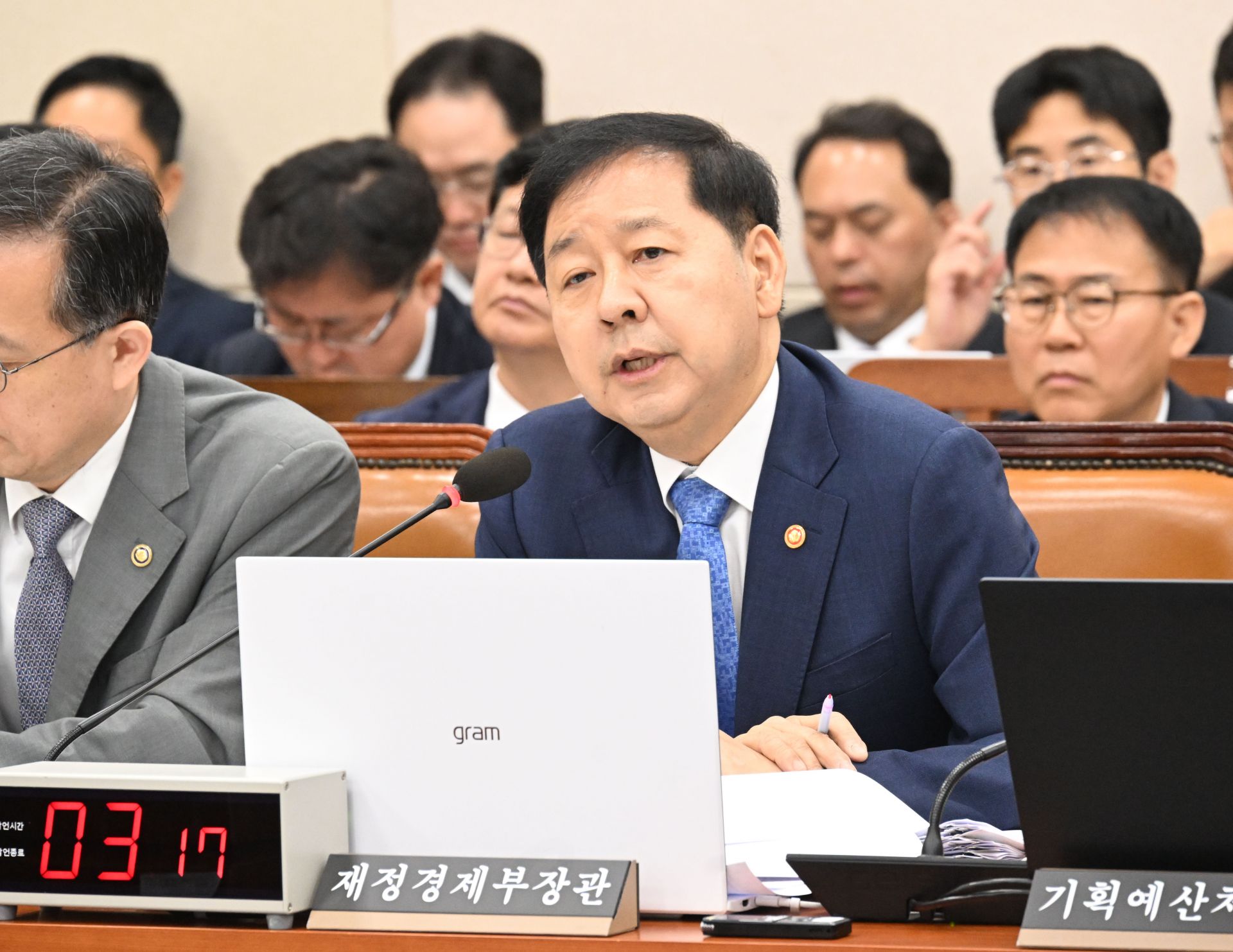 KOSPI 連 2 天觸發熔斷！南韓財政部長道歉： 推出槓桿 ETF 太倉促