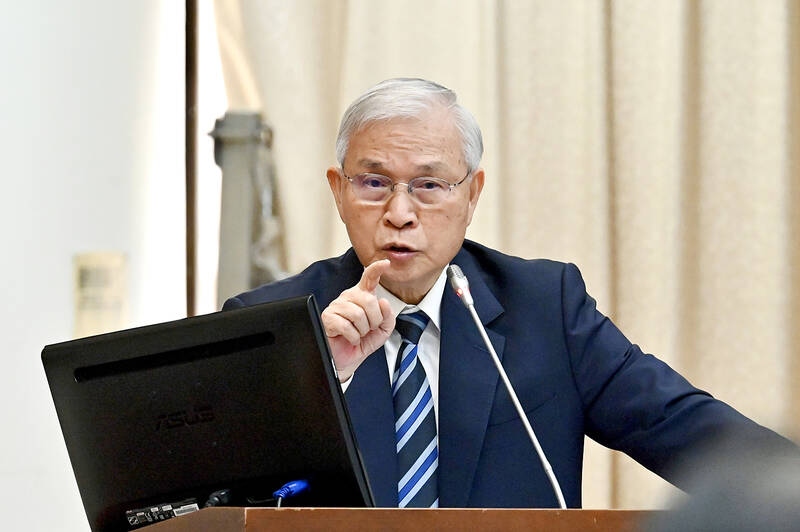 楊金龍警告台股槓桿風險、勿過度融資：年輕人有多少錢投資多少