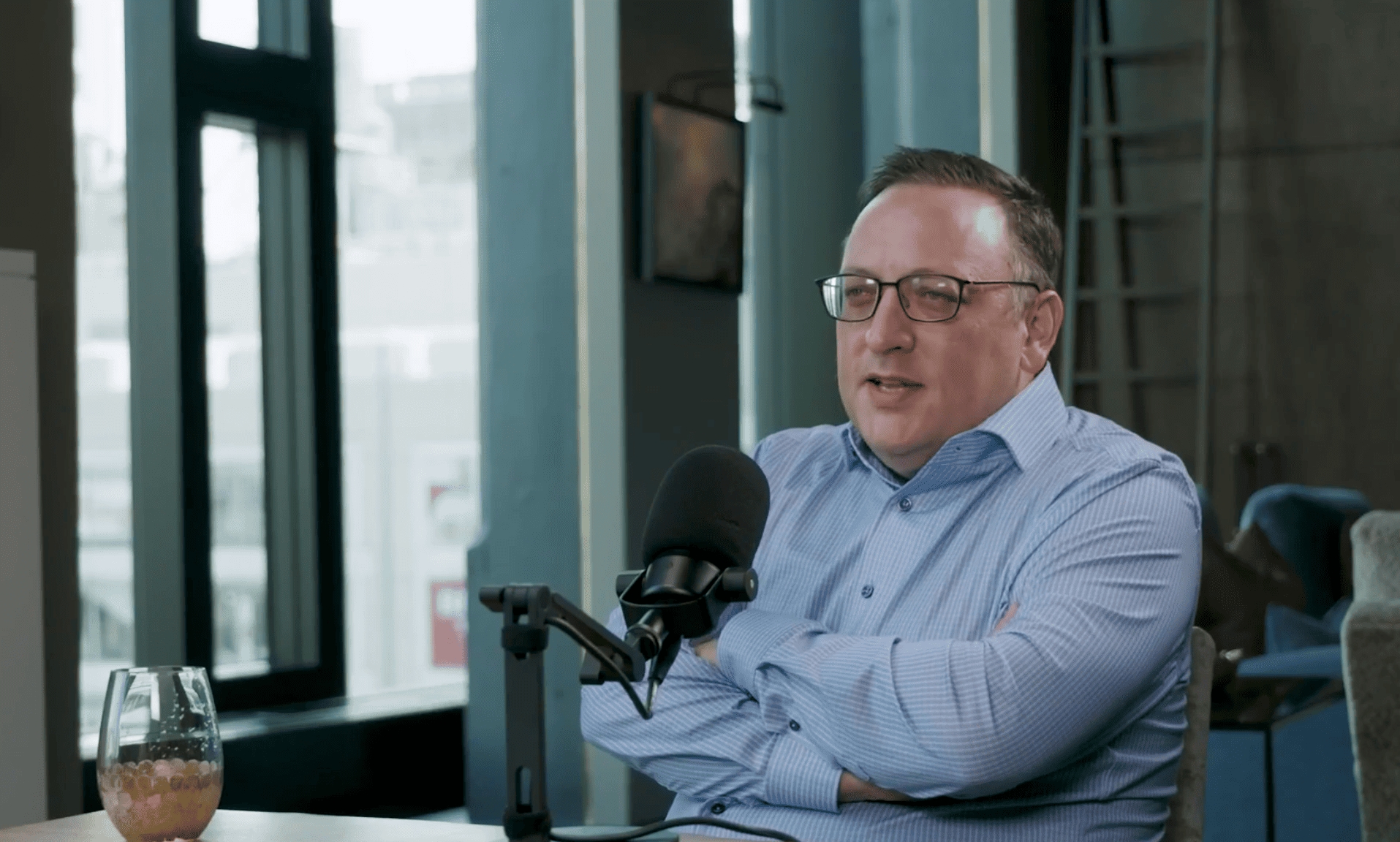 Ben Thompson 拆解輝達護城河：循環融資是變相降價、電力充裕反成利空？