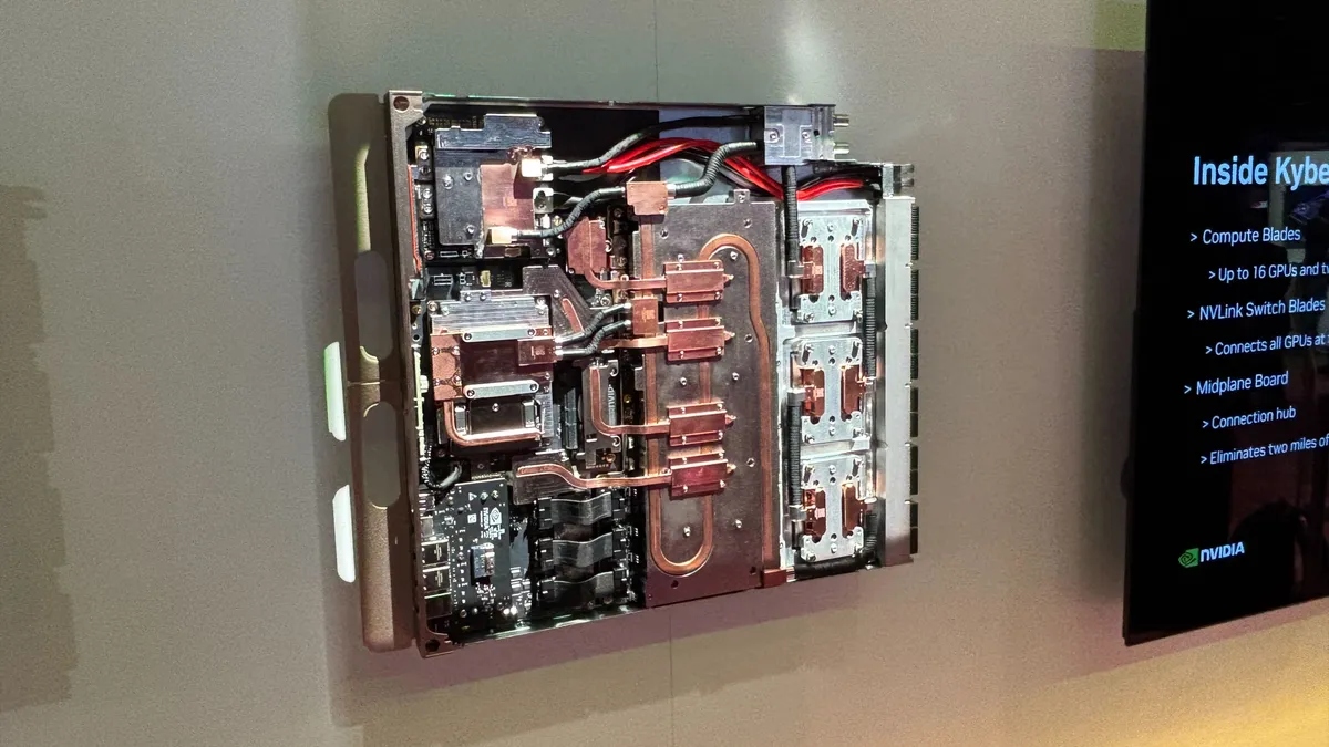 Nvidia NVL576 交換機托盤確認採用 PTFE？大摩：混合架構成趨勢